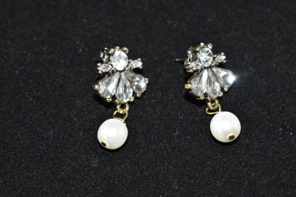 Crystal & Pearl Earrings - Image 5
