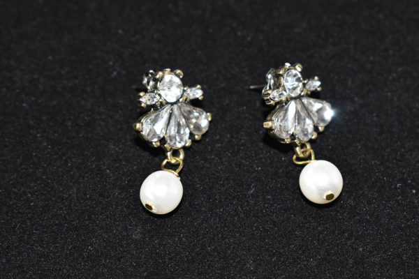Crystal & Pearl Earrings - Image 4